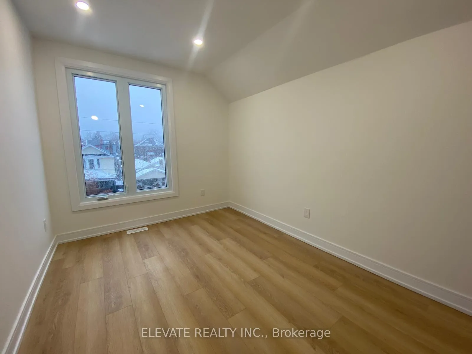 Photo 11 of Unit 2, 462 Northcliffe Boulevard, Toronto, Oakwood Village — HOMEH