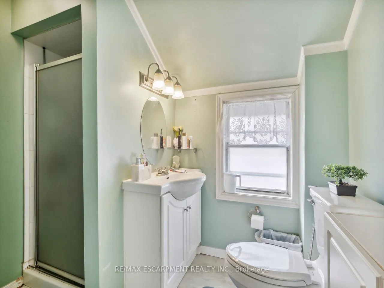 Photo 16 of 253 Albert Street, Oshawa, Central — HOMEH