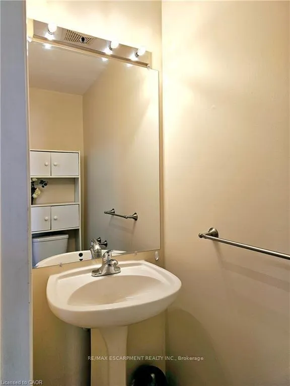 Photo 5 of 74 Foxborough Drive, Hamilton, Ancaster — HOMEH
