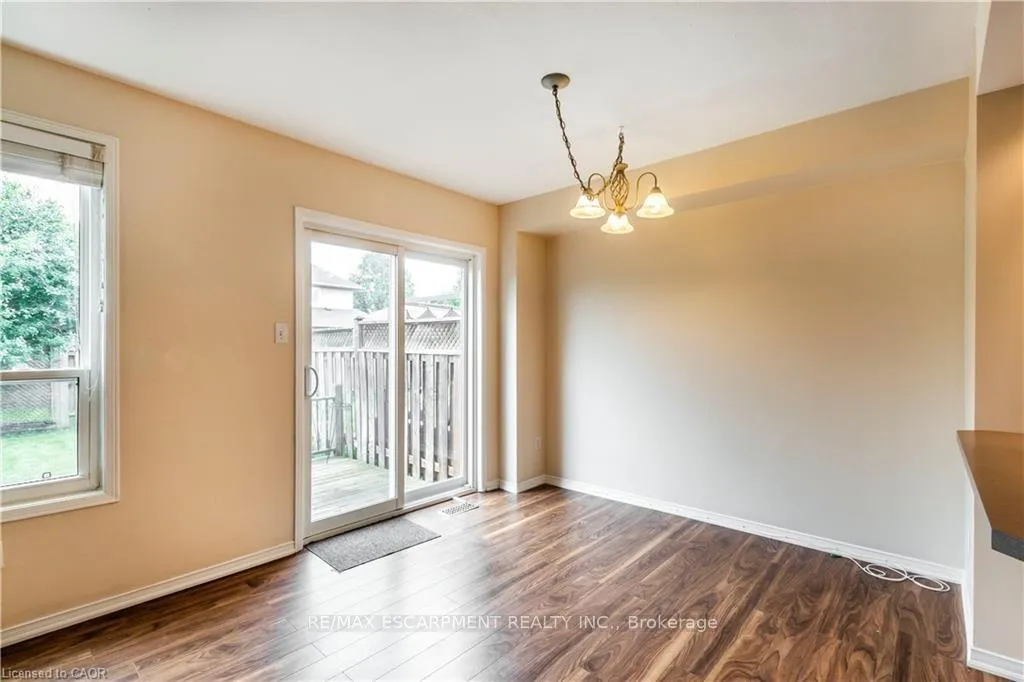 Photo 11 of 74 Foxborough Drive, Hamilton, Ancaster — HOMEH