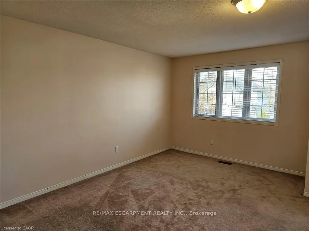 Photo 20 of 74 Foxborough Drive, Hamilton, Ancaster — HOMEH