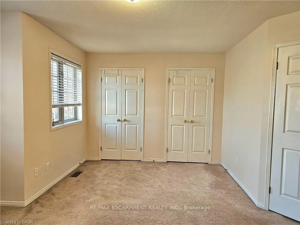 Photo 22 of 74 Foxborough Drive, Hamilton, Ancaster — HOMEH
