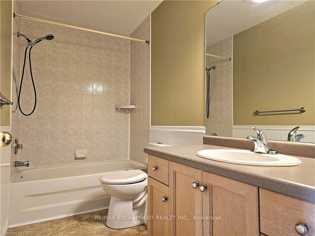 Photo 29 of 74 Foxborough Drive, Hamilton, Ancaster — HOMEH