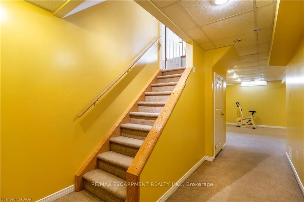 Photo 30 of 74 Foxborough Drive, Hamilton, Ancaster — HOMEH