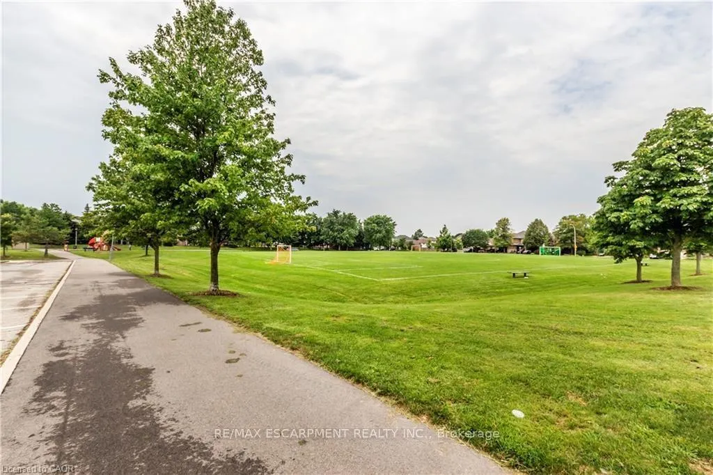 Photo 42 of 74 Foxborough Drive, Hamilton, Ancaster — HOMEH