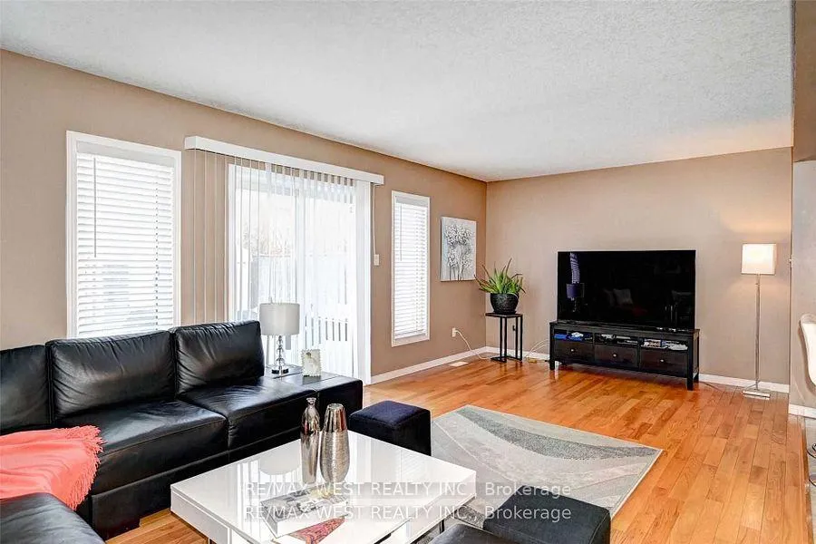 Photo 6 of 10 Verona Street, Kitchener, Huron Park — HOMEH