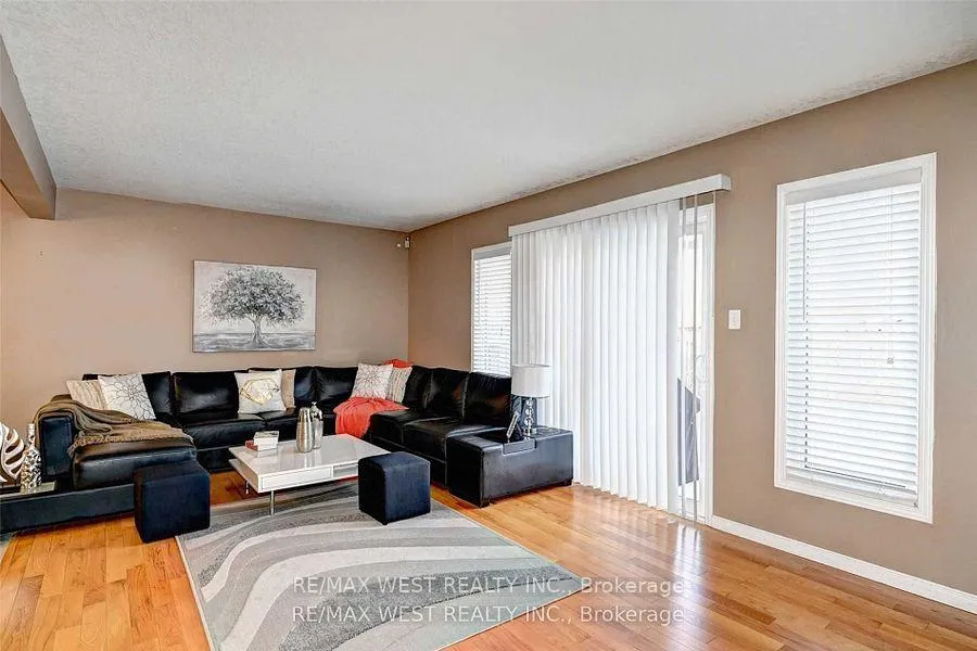 Photo 9 of 10 Verona Street, Kitchener, Huron Park — HOMEH