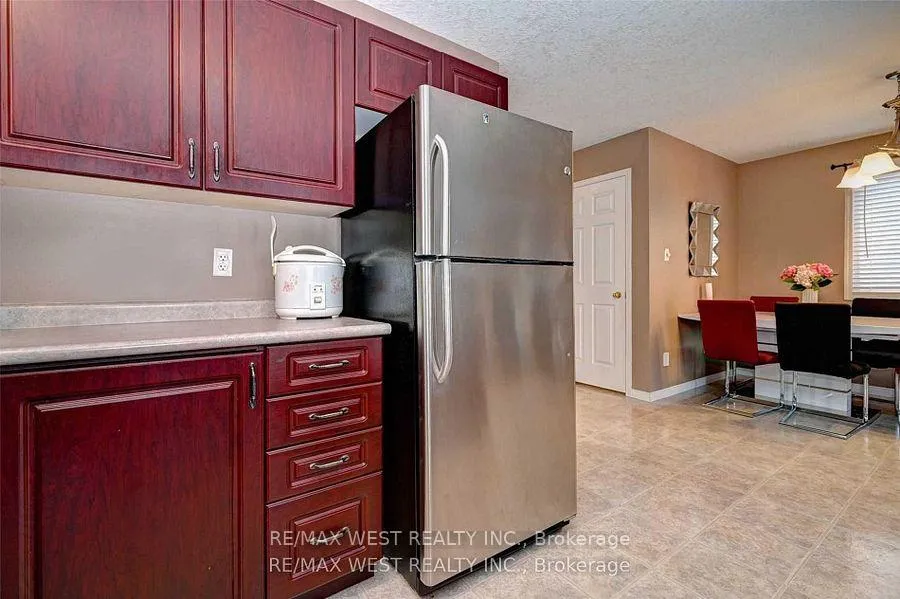 Photo 13 of 10 Verona Street, Kitchener, Huron Park — HOMEH