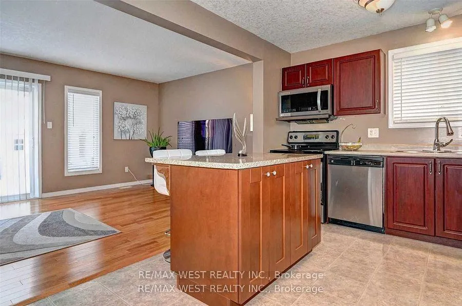 Photo 14 of 10 Verona Street, Kitchener, Huron Park — HOMEH