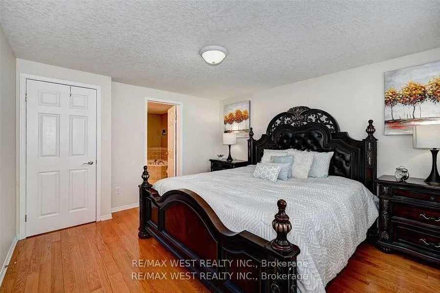 Photo 15 of 10 Verona Street, Kitchener, Huron Park — HOMEH