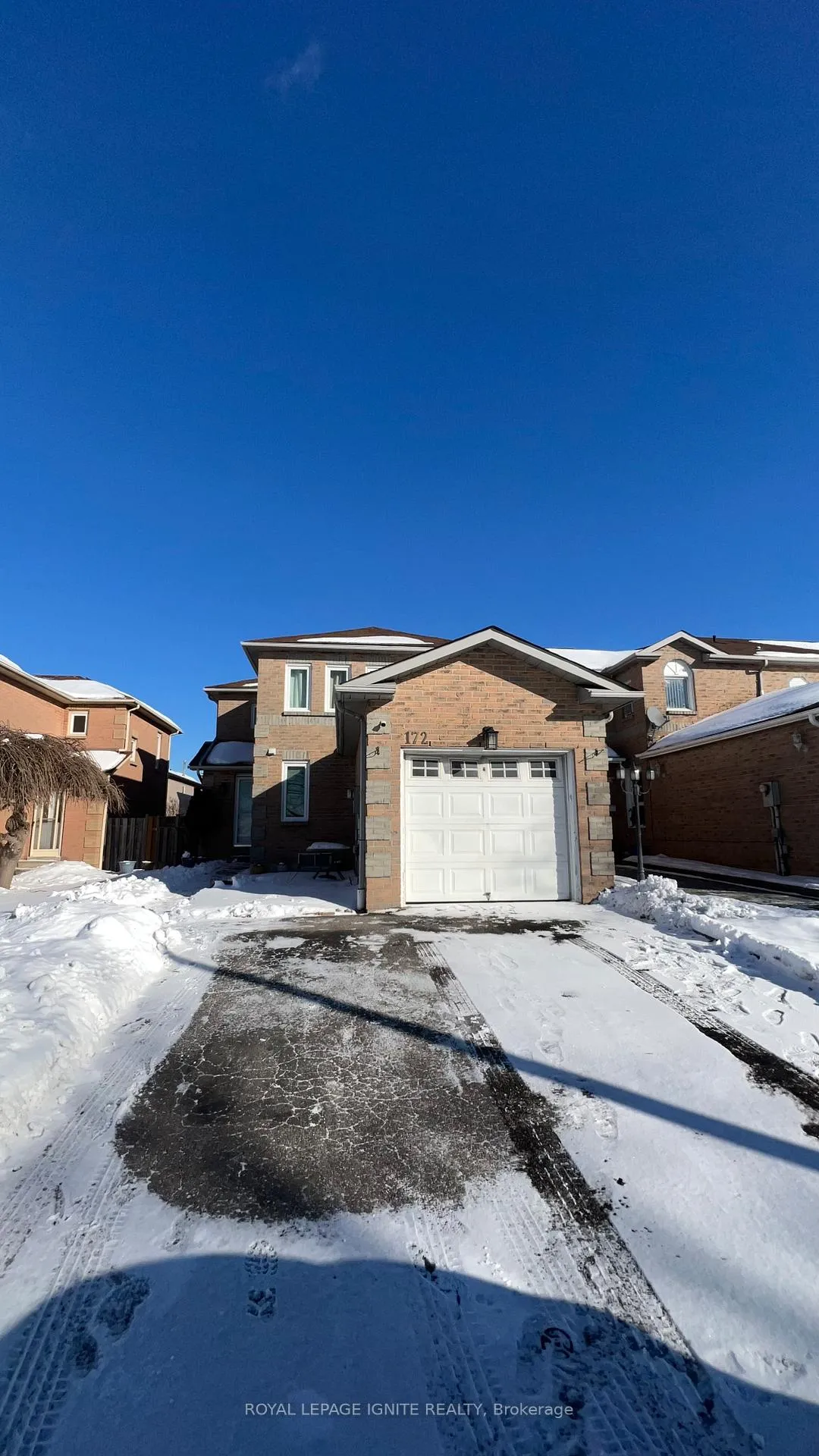 Photo 2 of Unit Bsmt, 172 Wright Crescent, Ajax, Central — HOMEH