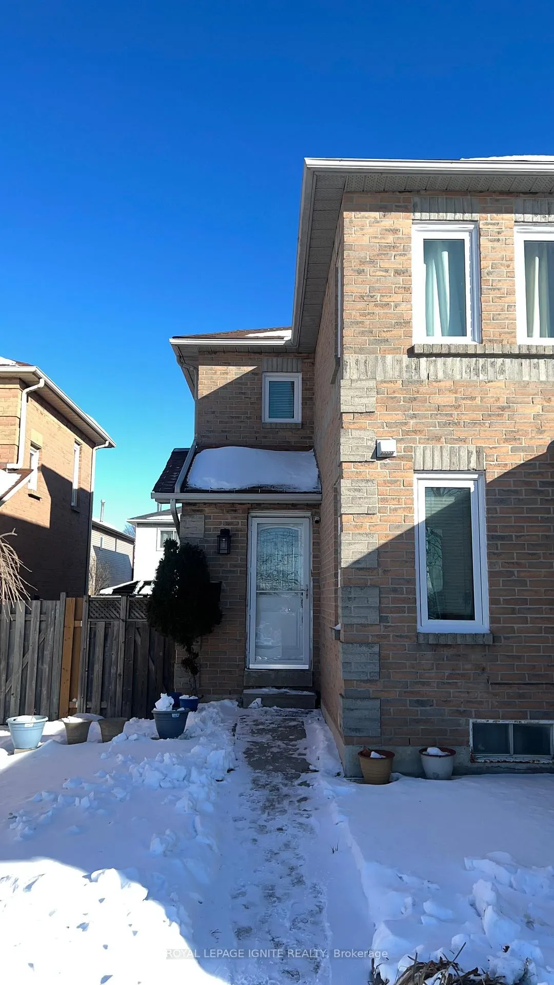 Photo 3 of Unit Bsmt, 172 Wright Crescent, Ajax, Central — HOMEH