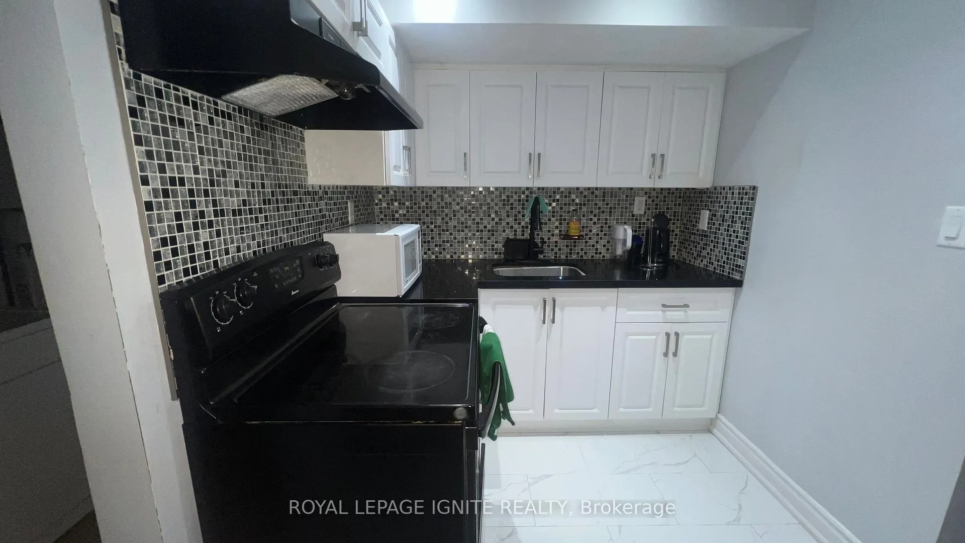 Photo 10 of Unit Bsmt, 172 Wright Crescent, Ajax, Central — HOMEH