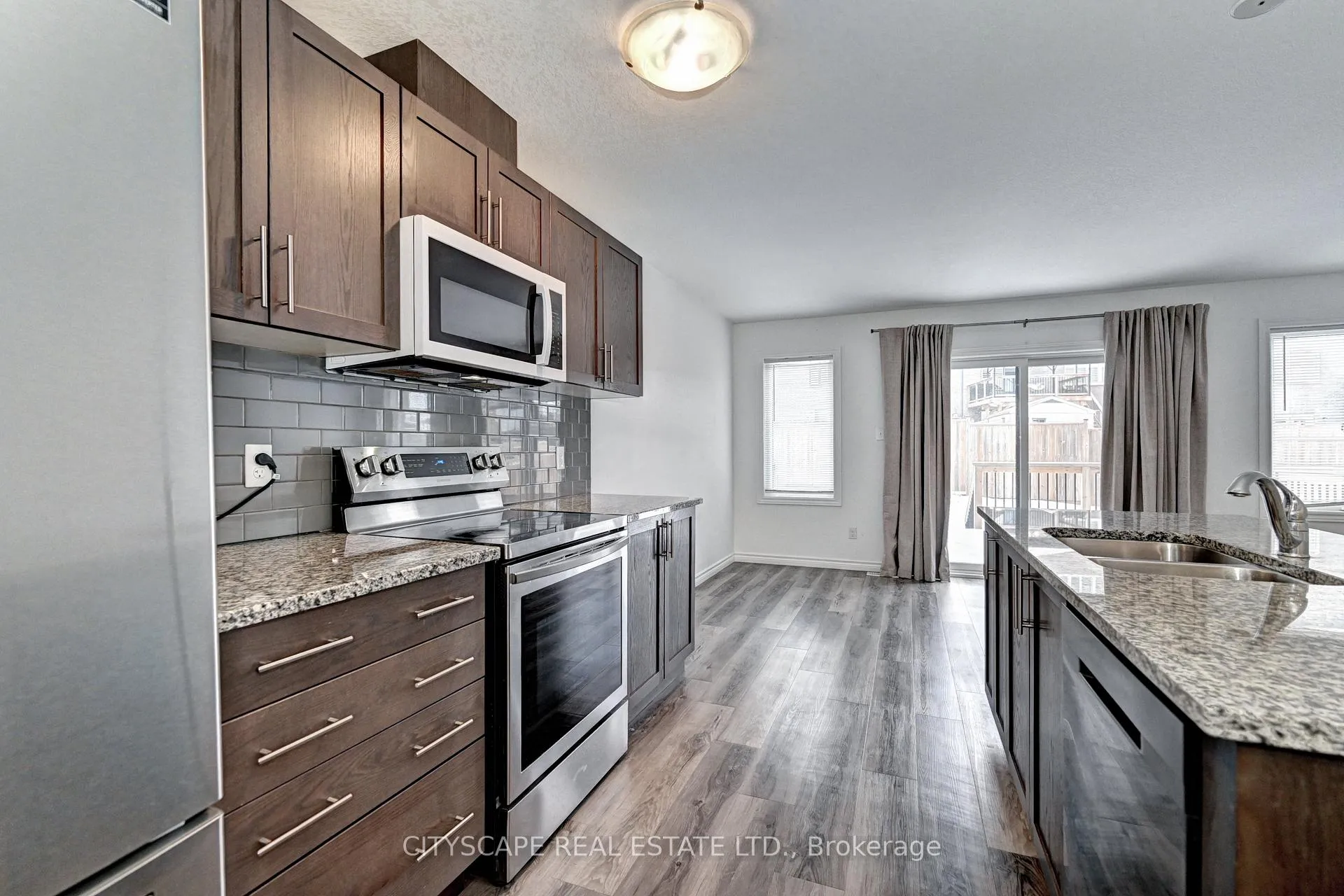 Photo 15 of 21 Woodedge Circle, Kitchener — HOMEH