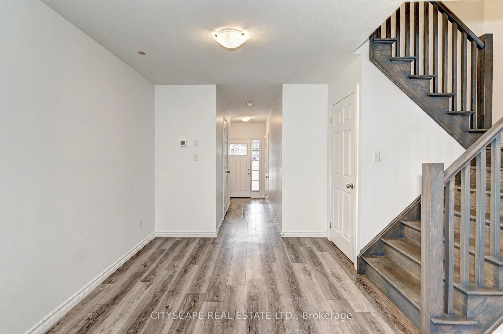 Photo 16 of 21 Woodedge Circle, Kitchener — HOMEH