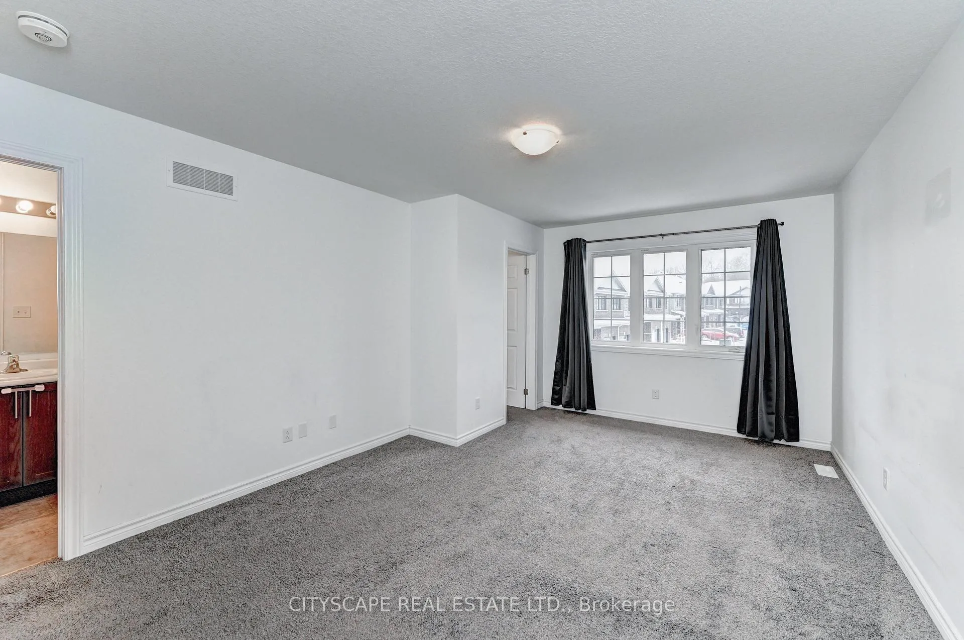 Photo 25 of 21 Woodedge Circle, Kitchener — HOMEH
