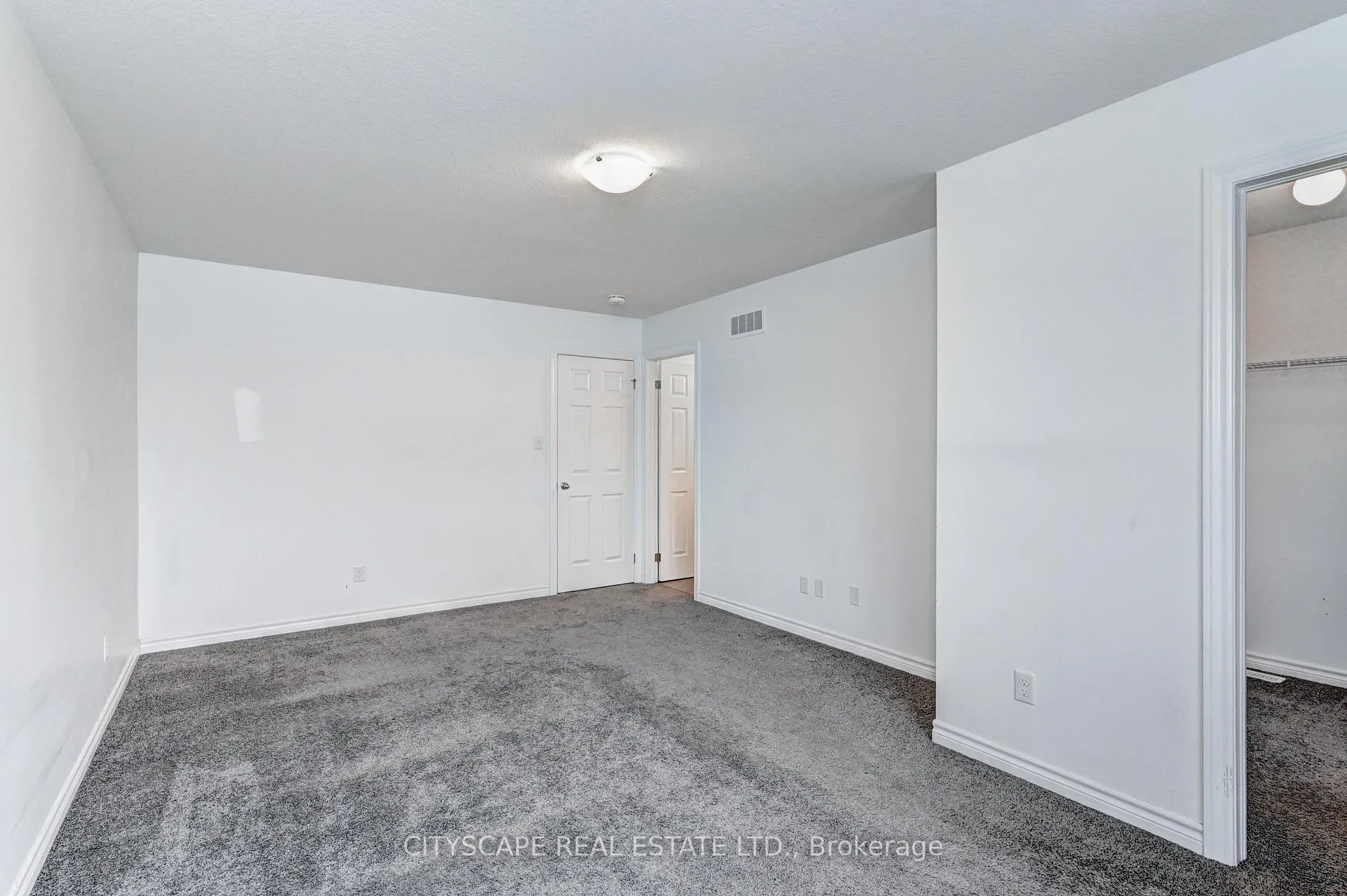 Photo 26 of 21 Woodedge Circle, Kitchener — HOMEH