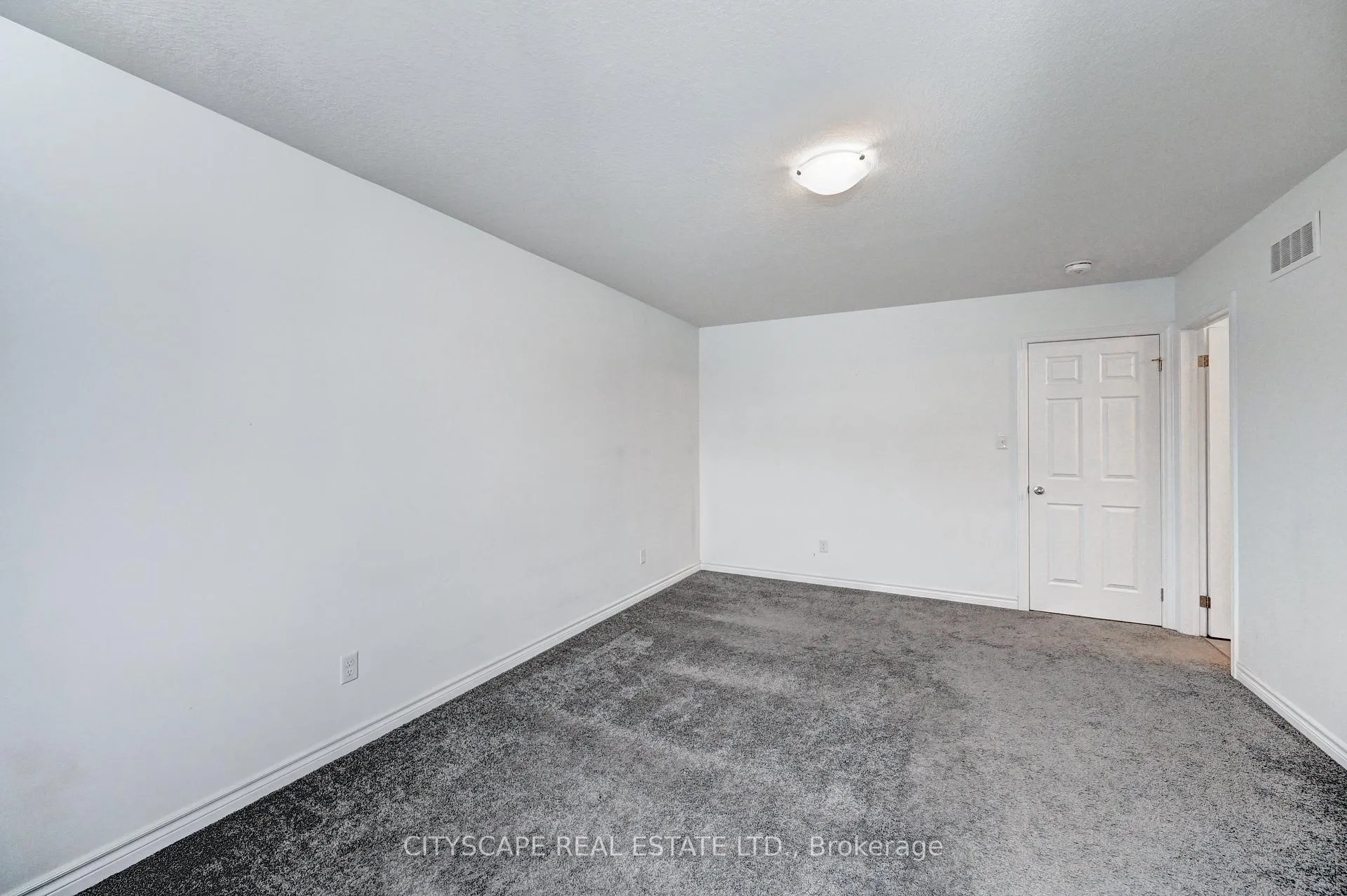 Photo 28 of 21 Woodedge Circle, Kitchener — HOMEH