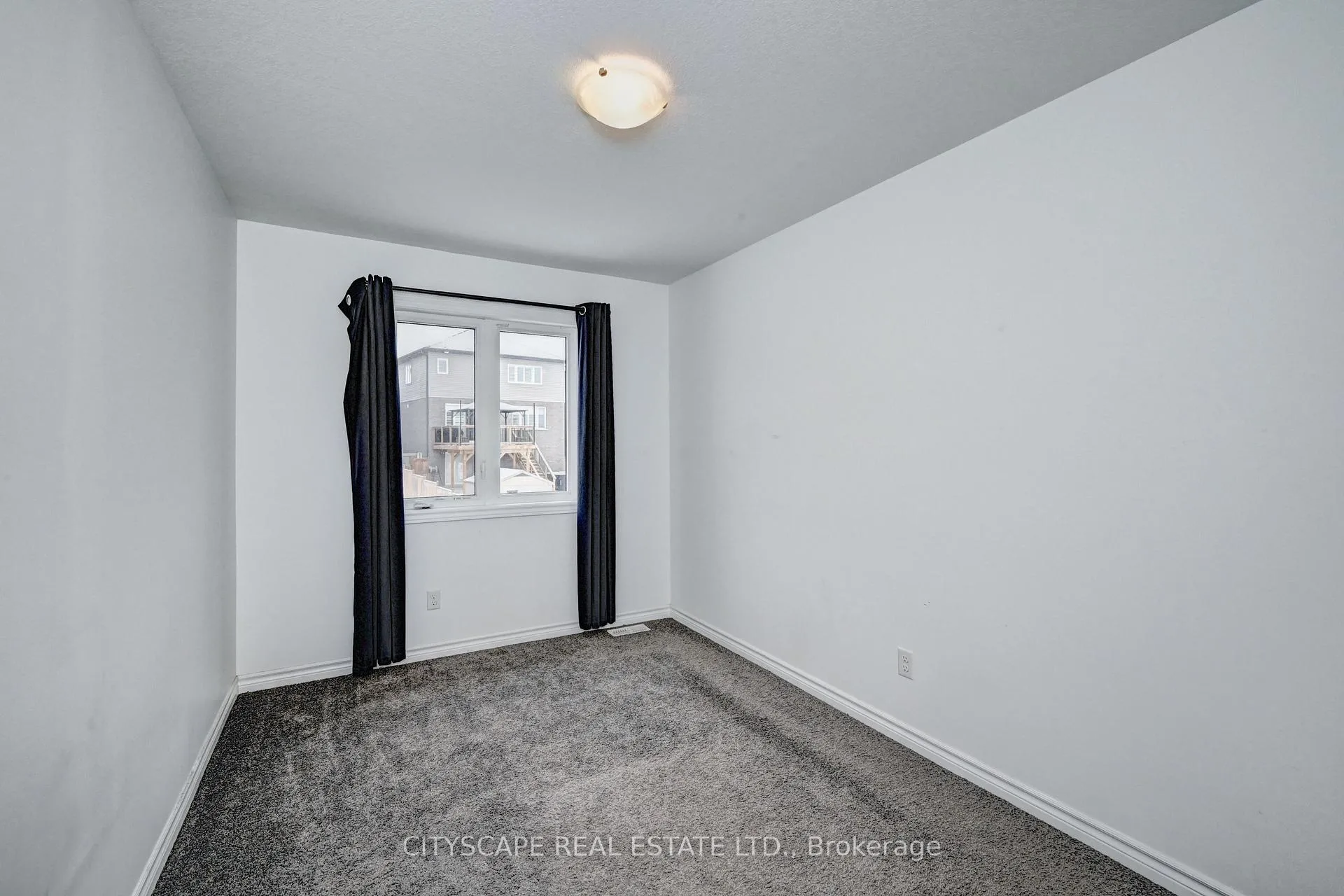 Photo 31 of 21 Woodedge Circle, Kitchener — HOMEH
