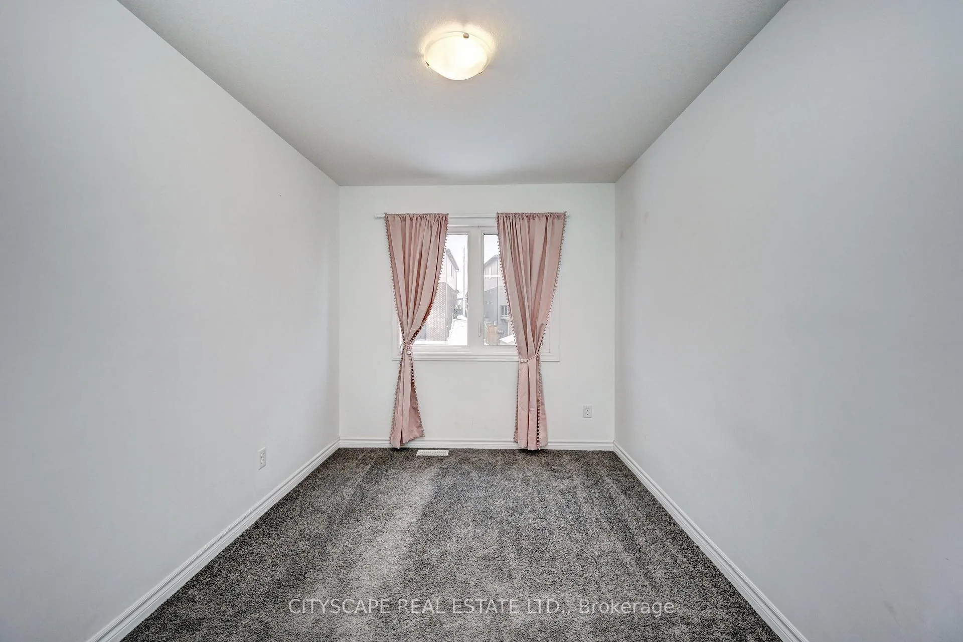 Photo 34 of 21 Woodedge Circle, Kitchener — HOMEH
