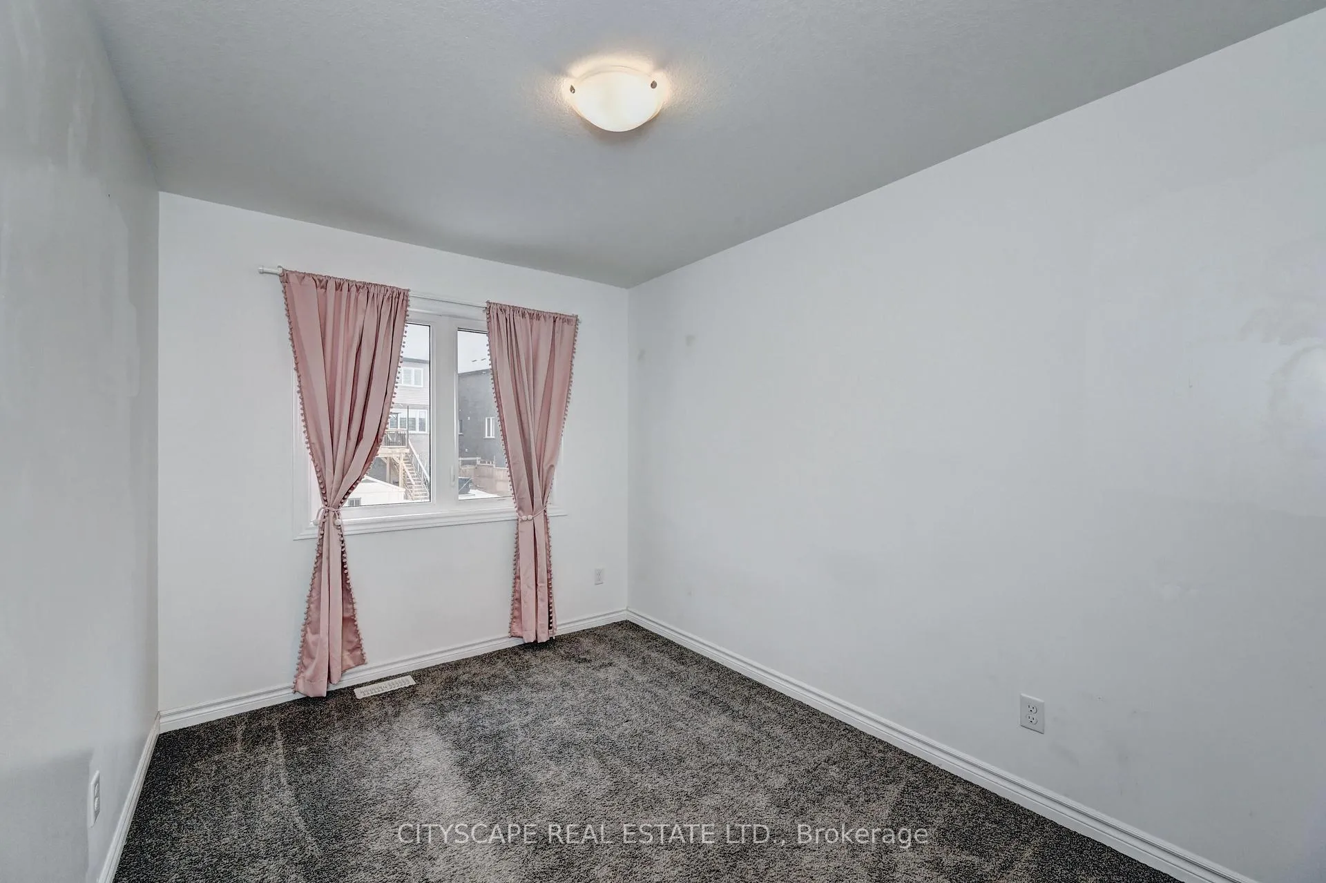Photo 36 of 21 Woodedge Circle, Kitchener — HOMEH
