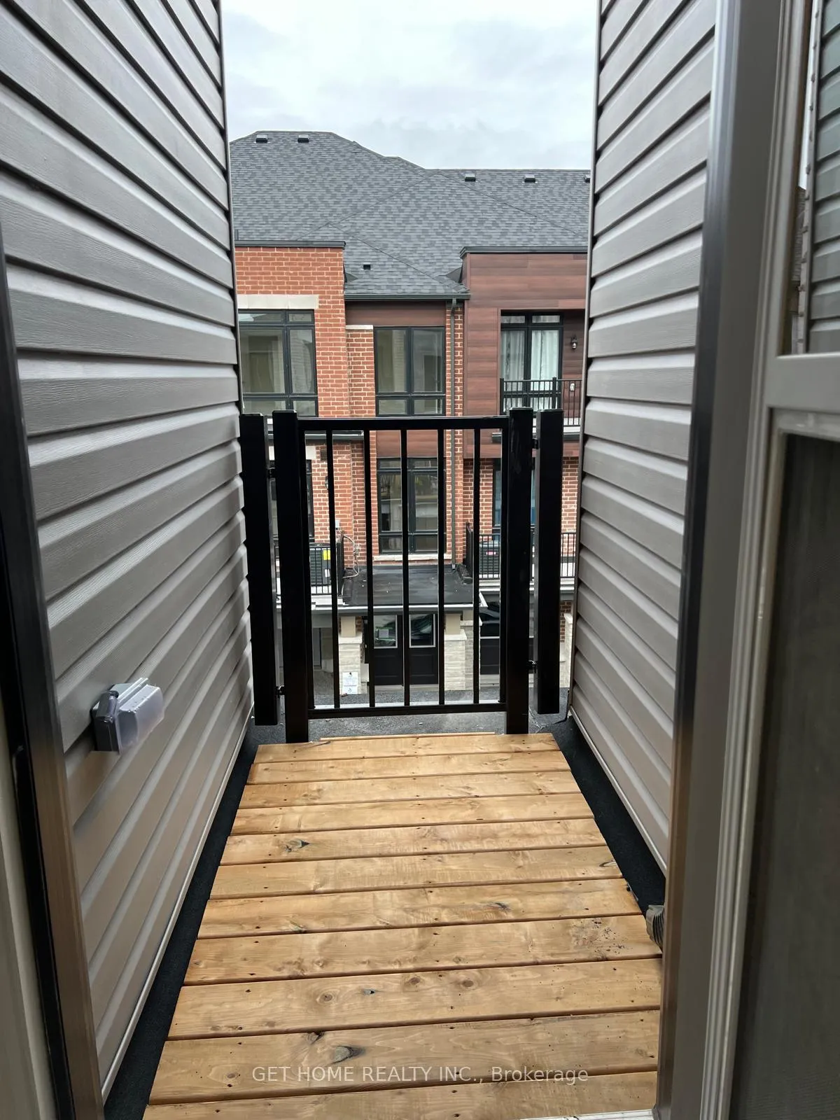 Photo 14 of 1 Broylio Lane, Ajax, South East — HOMEH