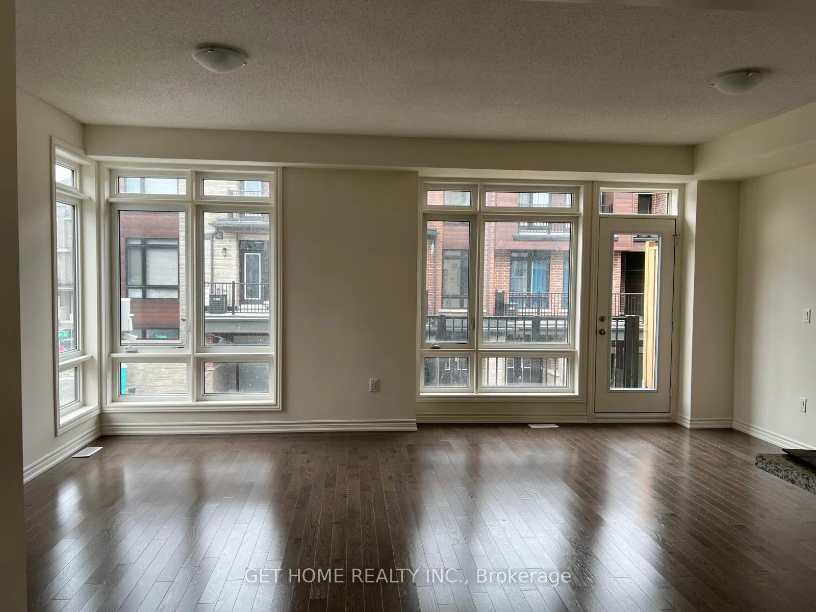 Photo 15 of 1 Broylio Lane, Ajax, South East — HOMEH