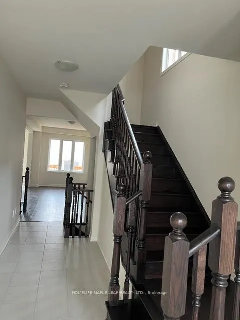 Photo 2 of 373 Skinner Road, Hamilton, Waterdown — HOMEH