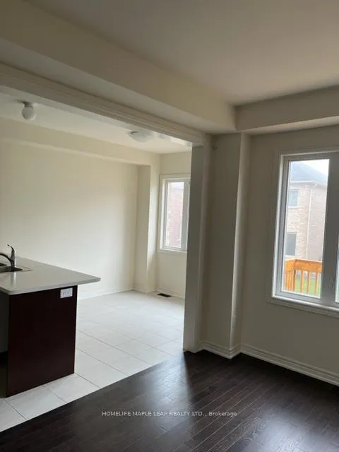 Photo 4 of 373 Skinner Road, Hamilton, Waterdown — HOMEH