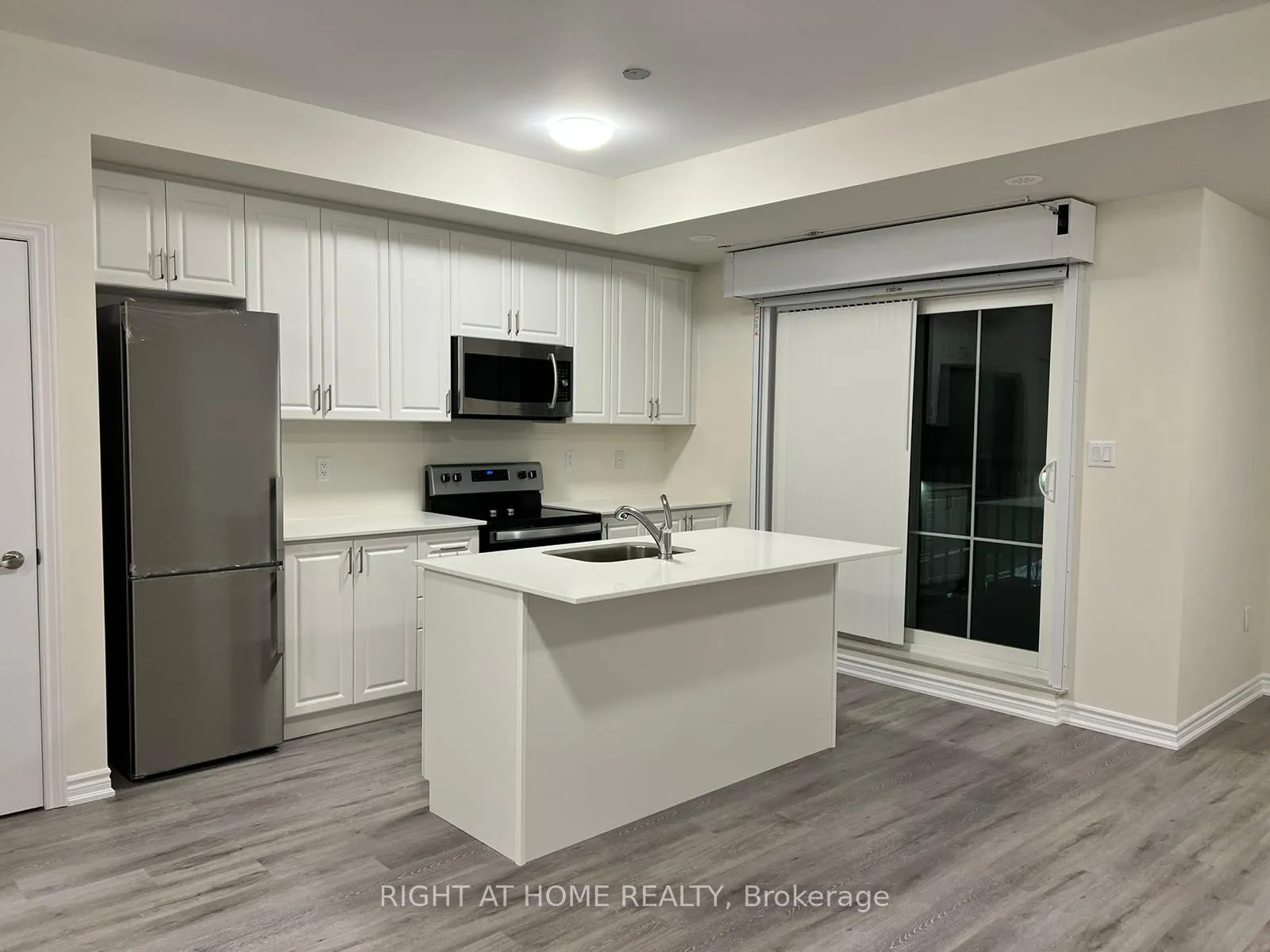 Photo 2 of 480 Beresford Path, Oshawa, Central — HOMEH