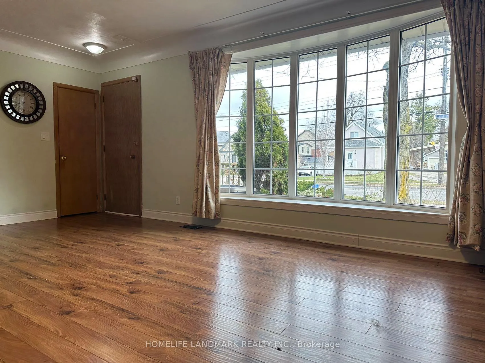 Photo 4 of 150 Fennell Avenue E, Hamilton, Balfour — HOMEH