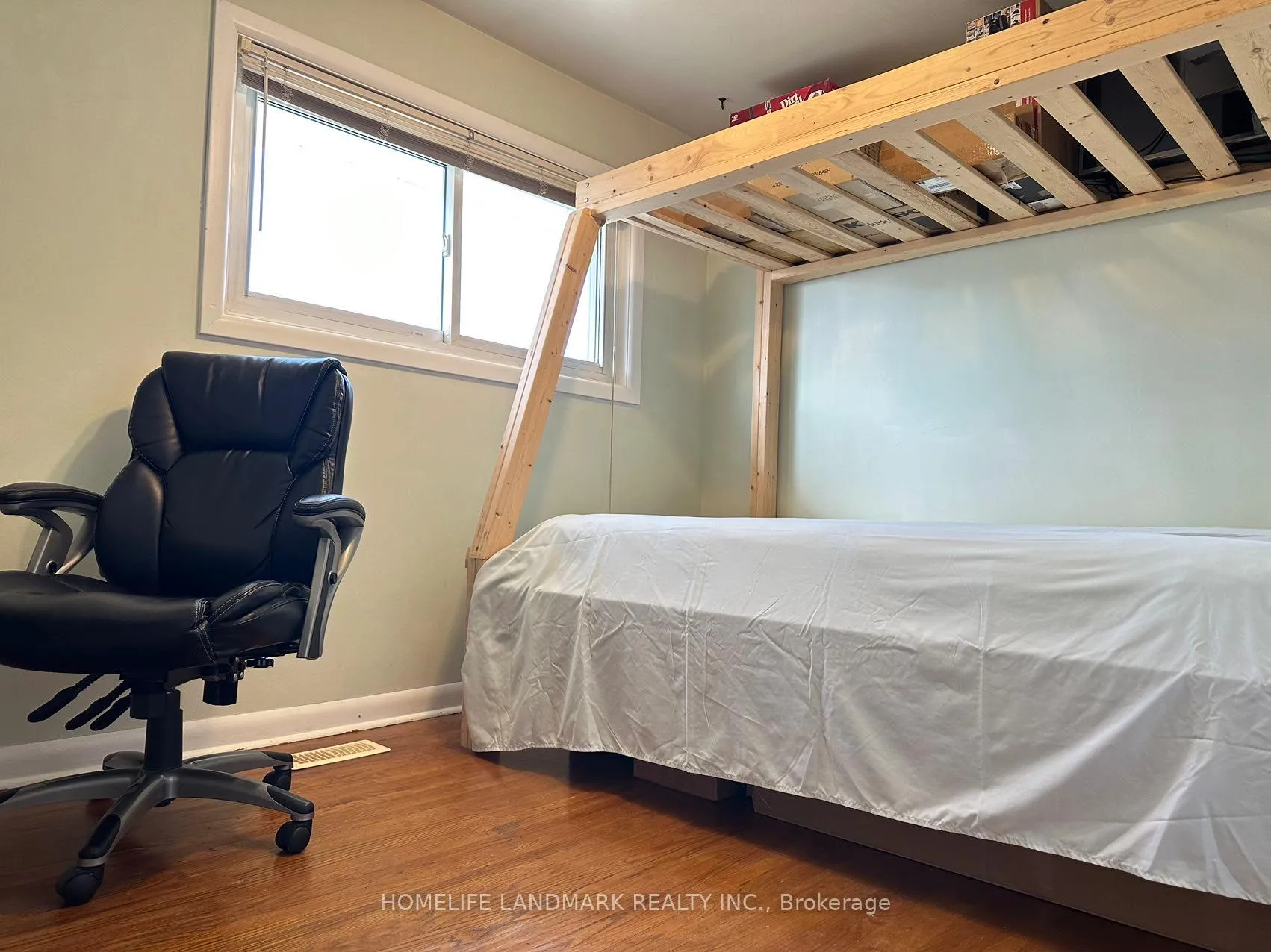Photo 16 of 150 Fennell Avenue E, Hamilton, Balfour — HOMEH