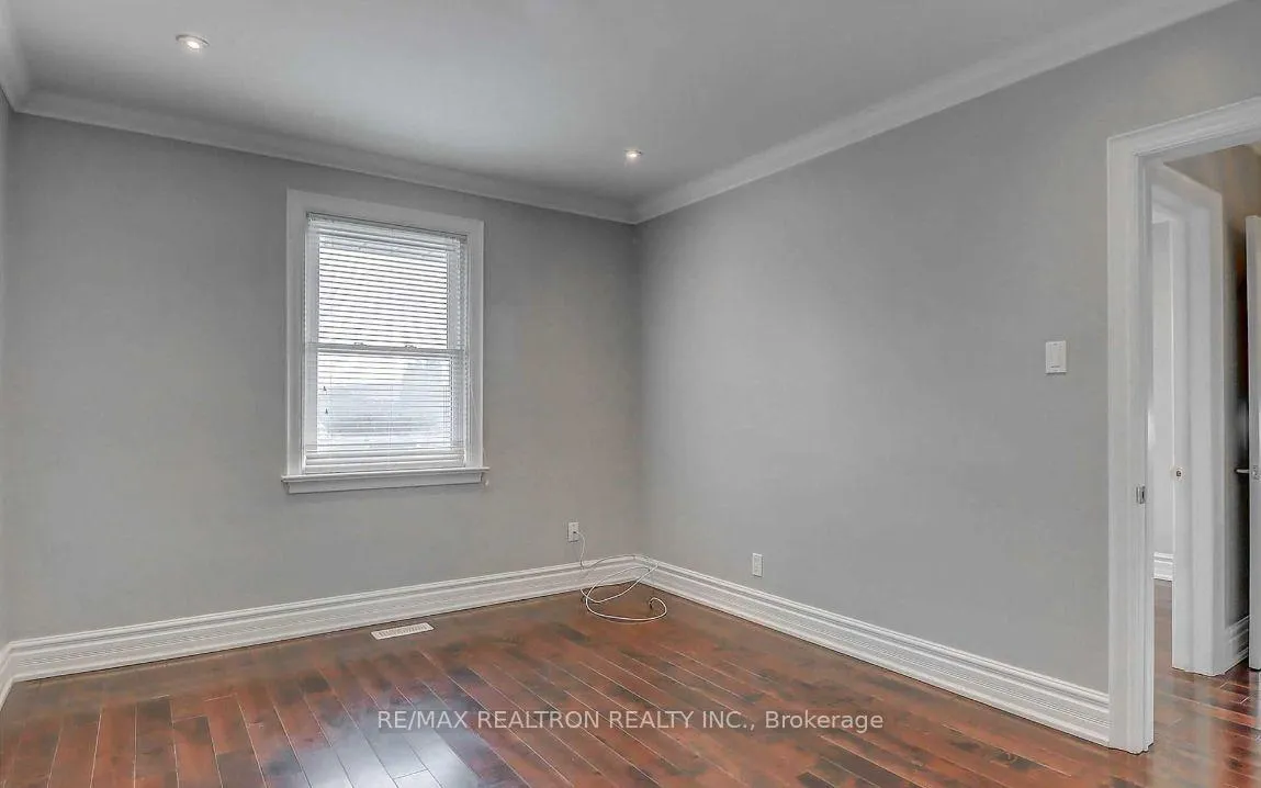 Photo 6 of 611 Newman Crescent, Whitby, Downtown Whitby — HOMEH