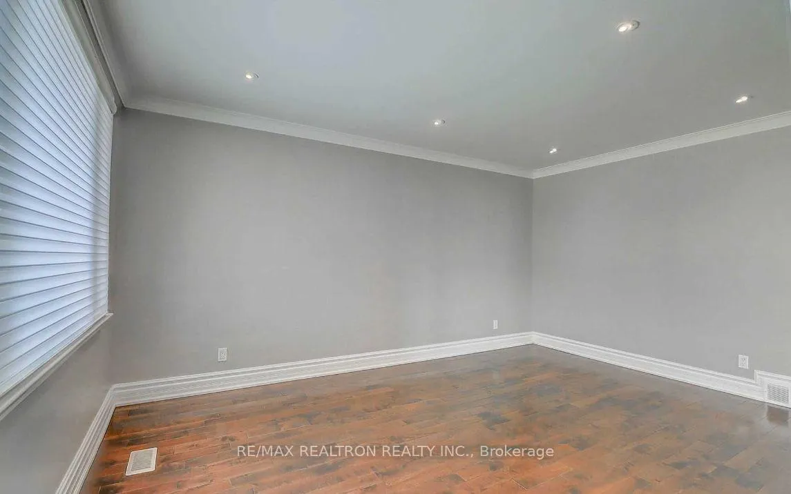 Photo 7 of 611 Newman Crescent, Whitby, Downtown Whitby — HOMEH