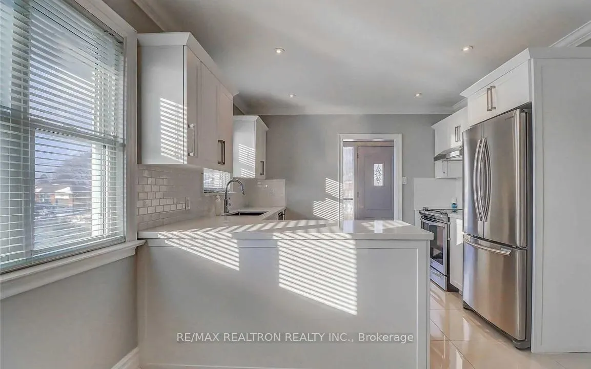 Photo 12 of 611 Newman Crescent, Whitby, Downtown Whitby — HOMEH
