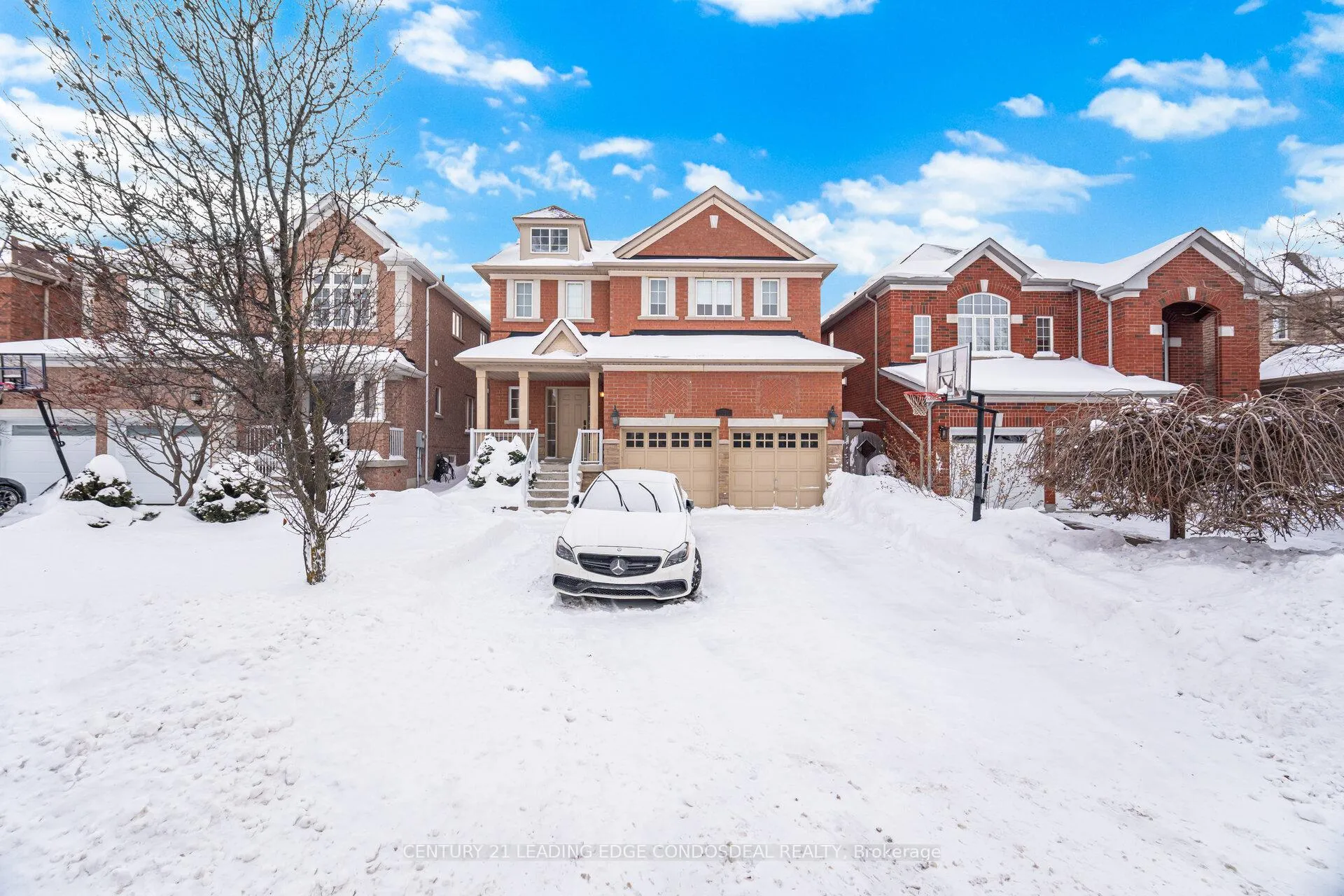 Photo 2 of 67 Pepperberry Road, Vaughan, Patterson — HOMEH