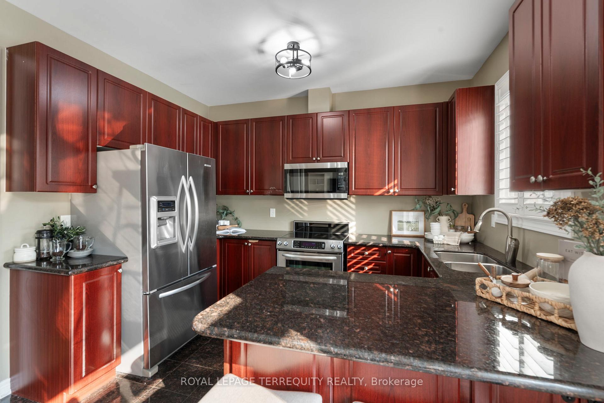 Photo 9 of 24 Alfred Shrubb Lane, Clarington, Bowmanville — HOMEH