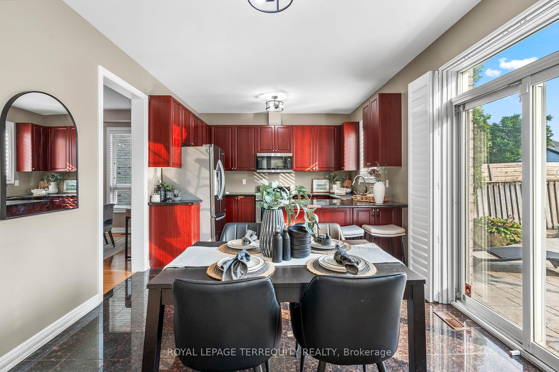 Photo 13 of 24 Alfred Shrubb Lane, Clarington, Bowmanville — HOMEH