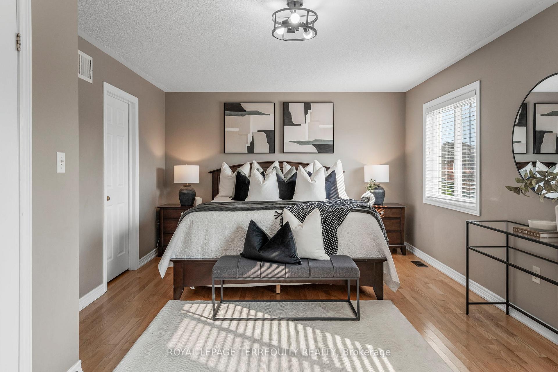 Photo 21 of 24 Alfred Shrubb Lane, Clarington, Bowmanville — HOMEH