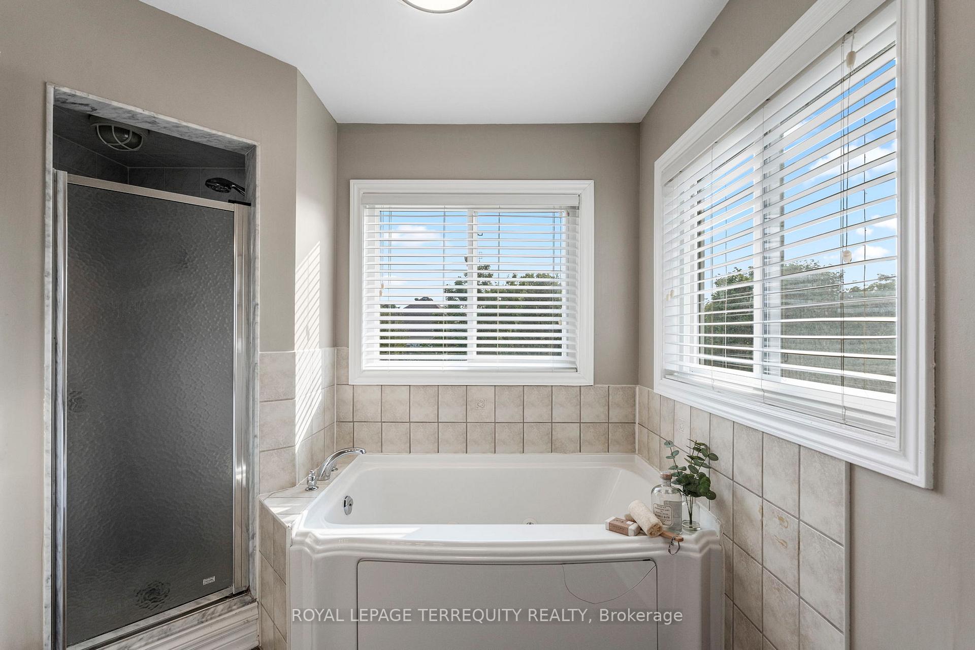 Photo 25 of 24 Alfred Shrubb Lane, Clarington, Bowmanville — HOMEH