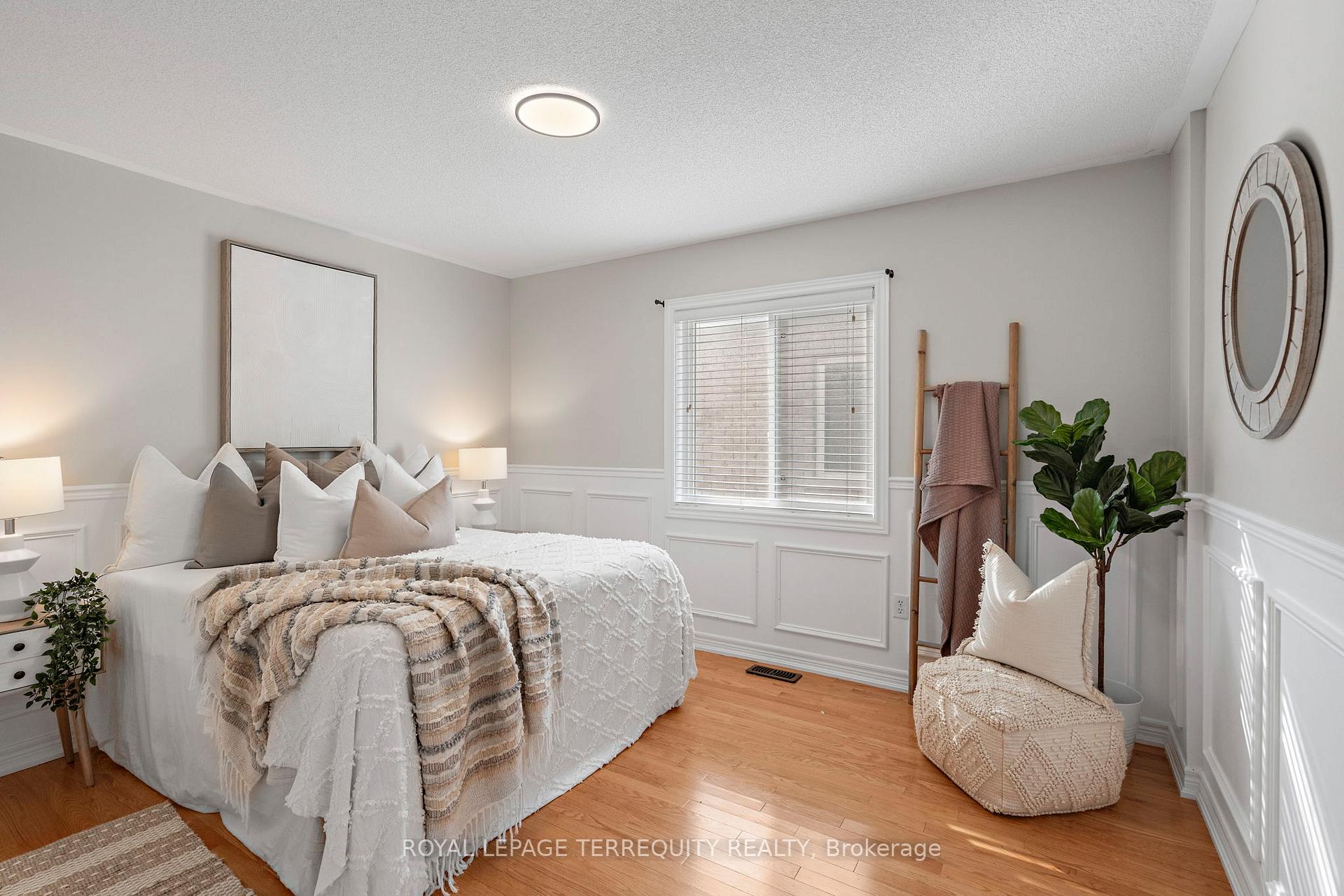 Photo 26 of 24 Alfred Shrubb Lane, Clarington, Bowmanville — HOMEH