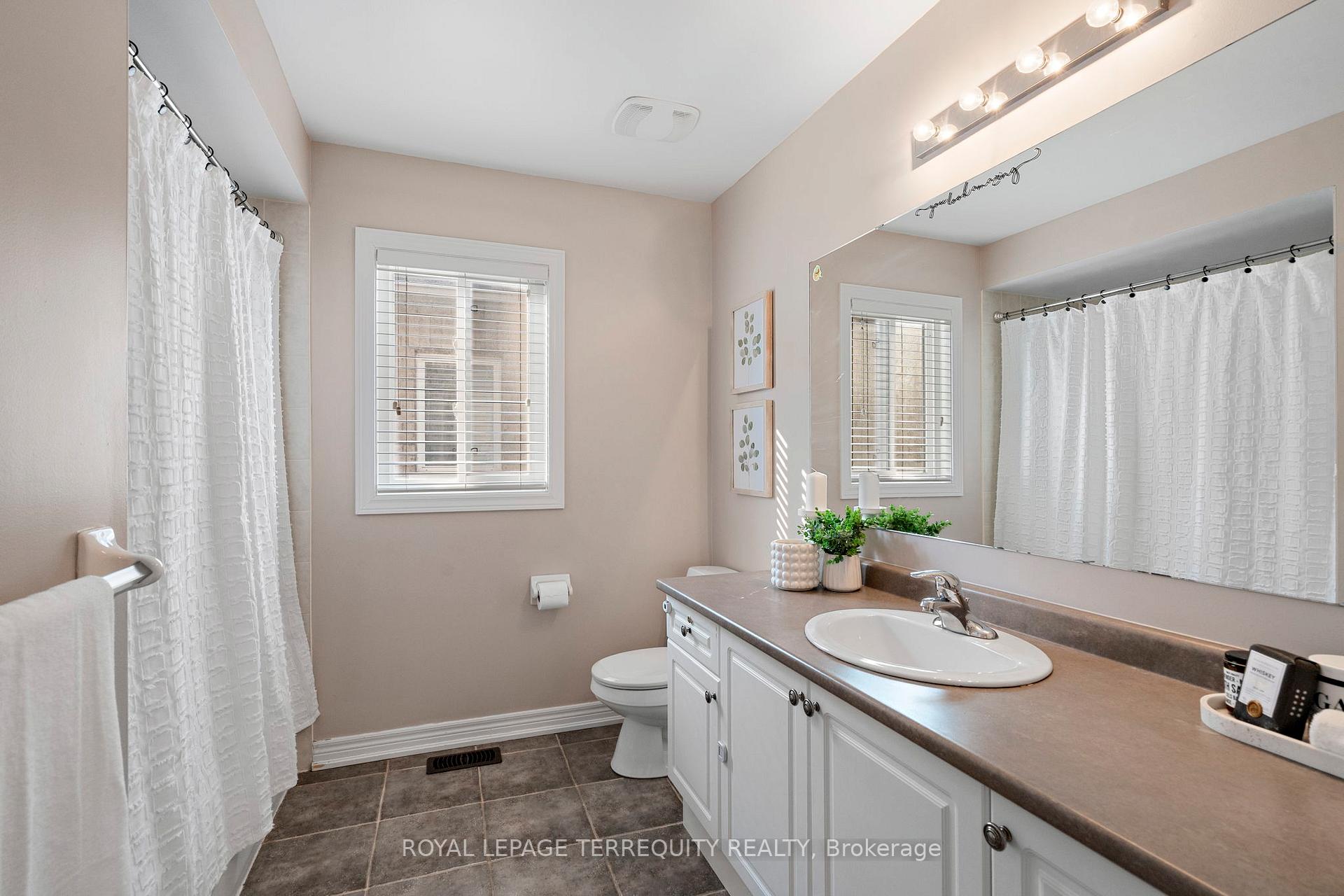 Photo 28 of 24 Alfred Shrubb Lane, Clarington, Bowmanville — HOMEH
