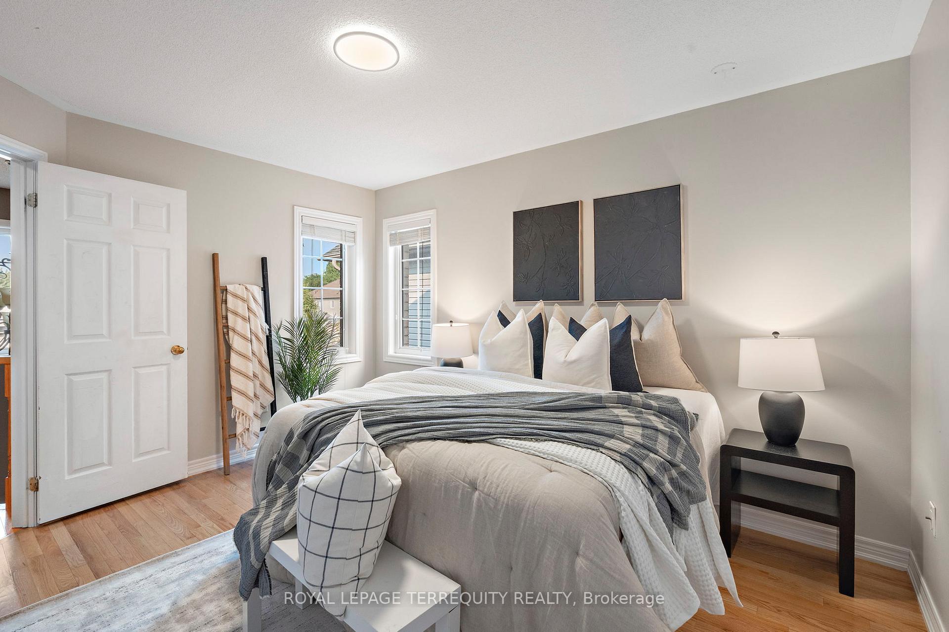 Photo 30 of 24 Alfred Shrubb Lane, Clarington, Bowmanville — HOMEH