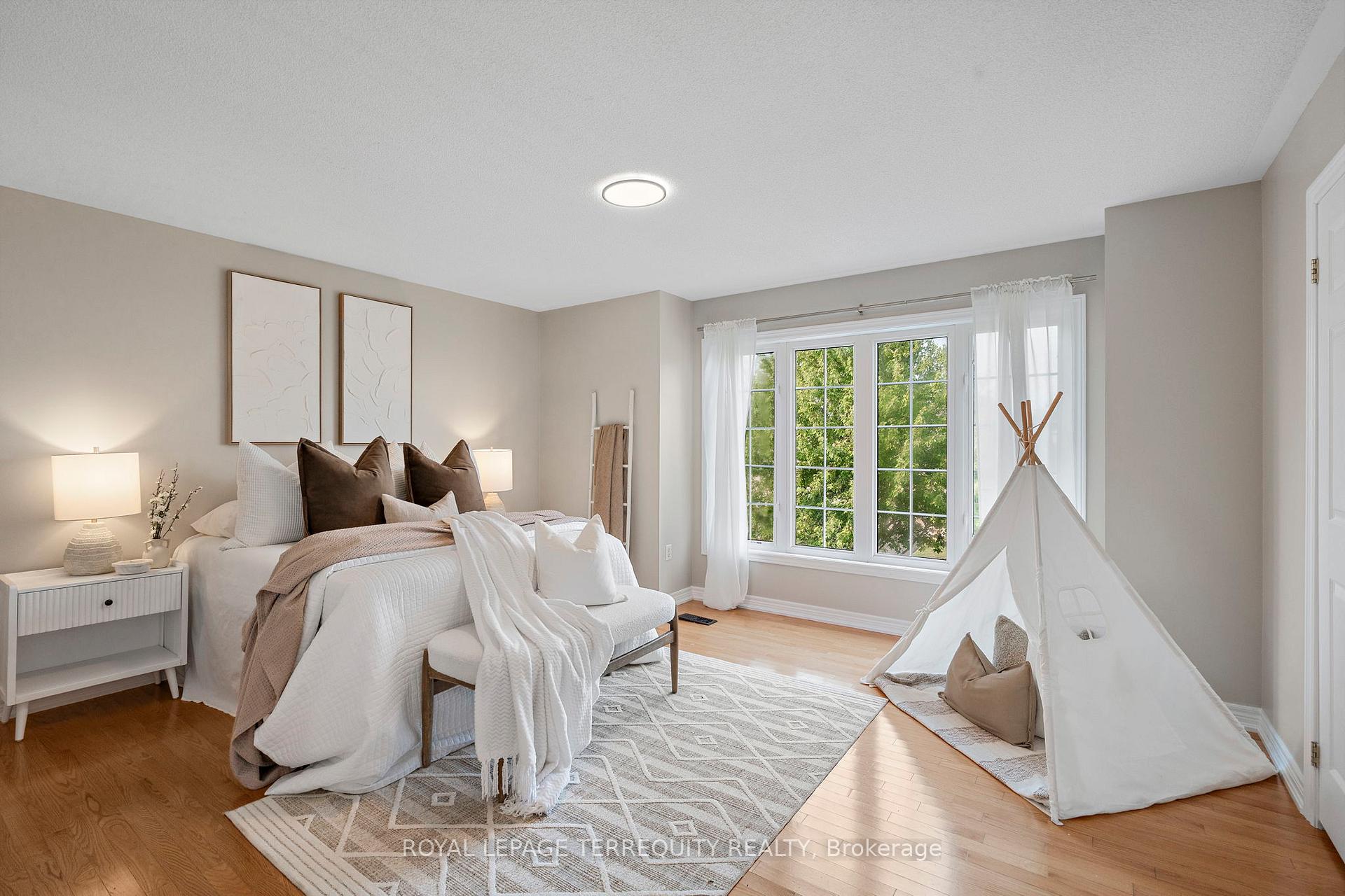 Photo 32 of 24 Alfred Shrubb Lane, Clarington, Bowmanville — HOMEH