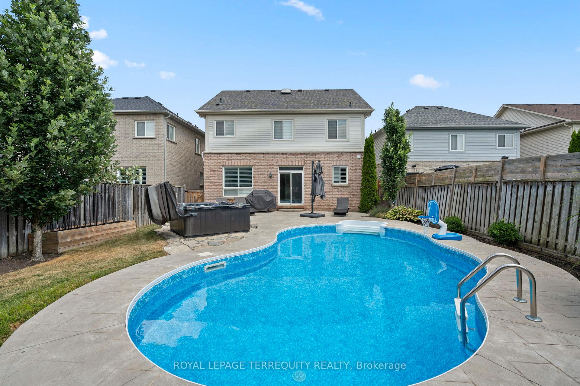Photo 33 of 24 Alfred Shrubb Lane, Clarington, Bowmanville — HOMEH