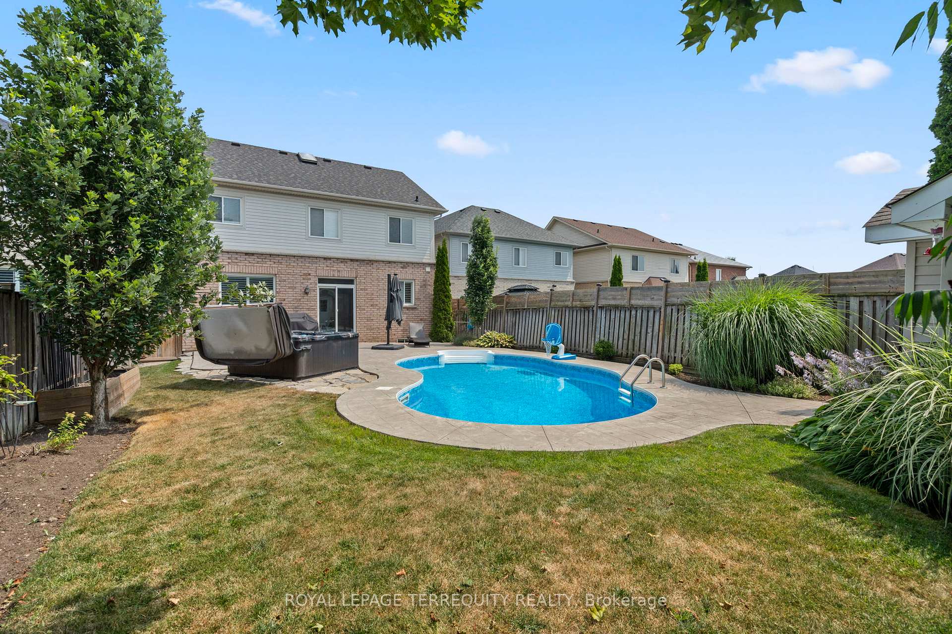 Photo 36 of 24 Alfred Shrubb Lane, Clarington, Bowmanville — HOMEH