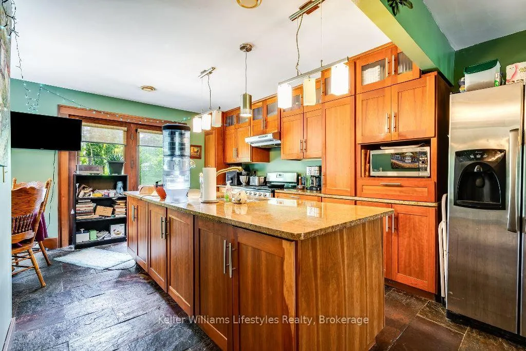 Photo 10 of 395 Kensington Boulevard, Tecumseh — HOMEH