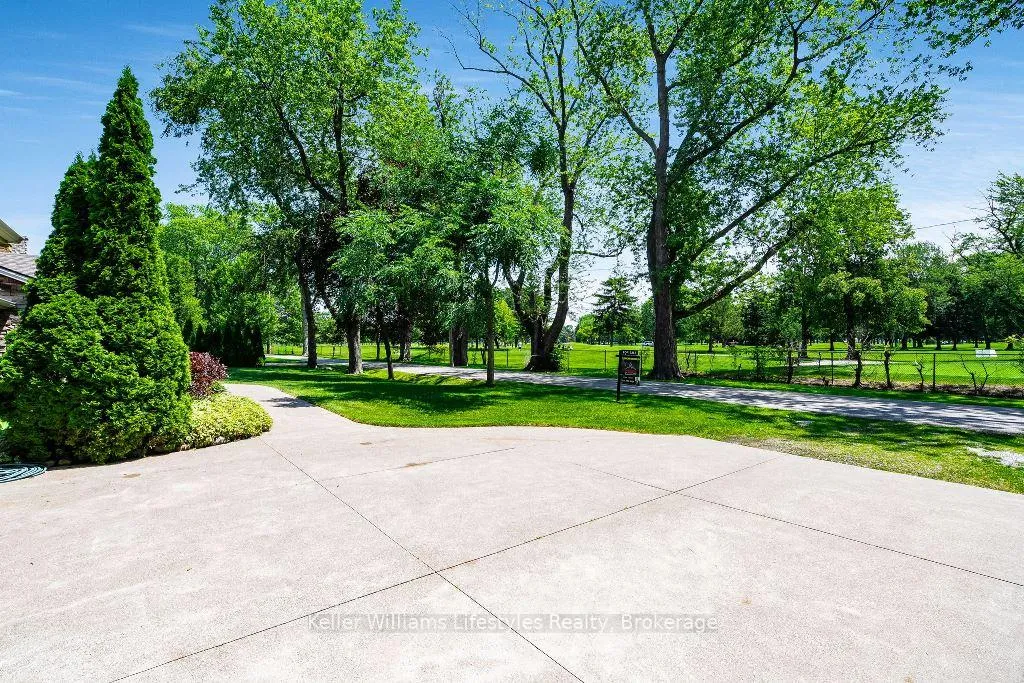 Photo 37 of 395 Kensington Boulevard, Tecumseh — HOMEH
