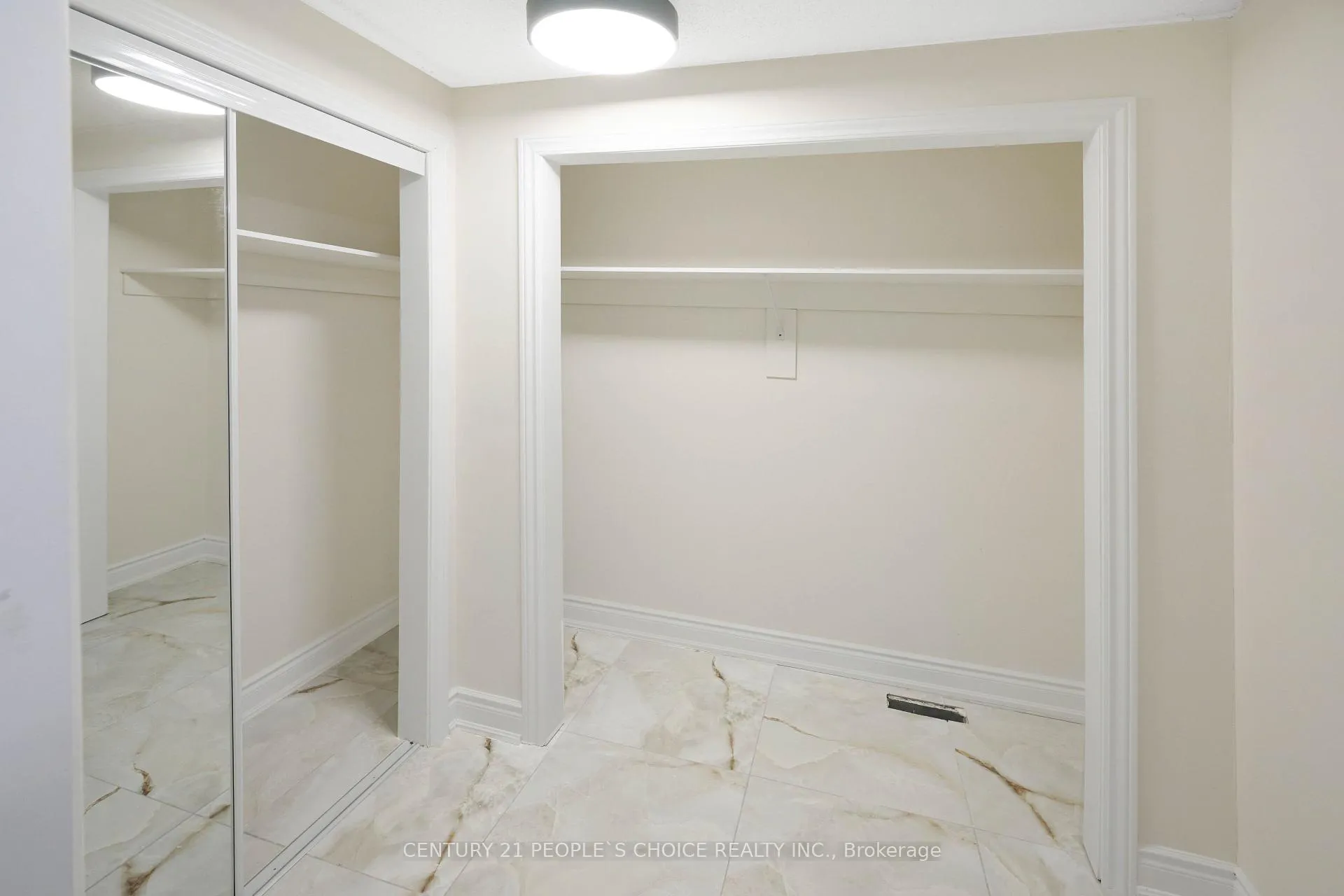 Photo 16 of 102 Hialeah Crescent, Whitby, Blue Grass Meadows — HOMEH