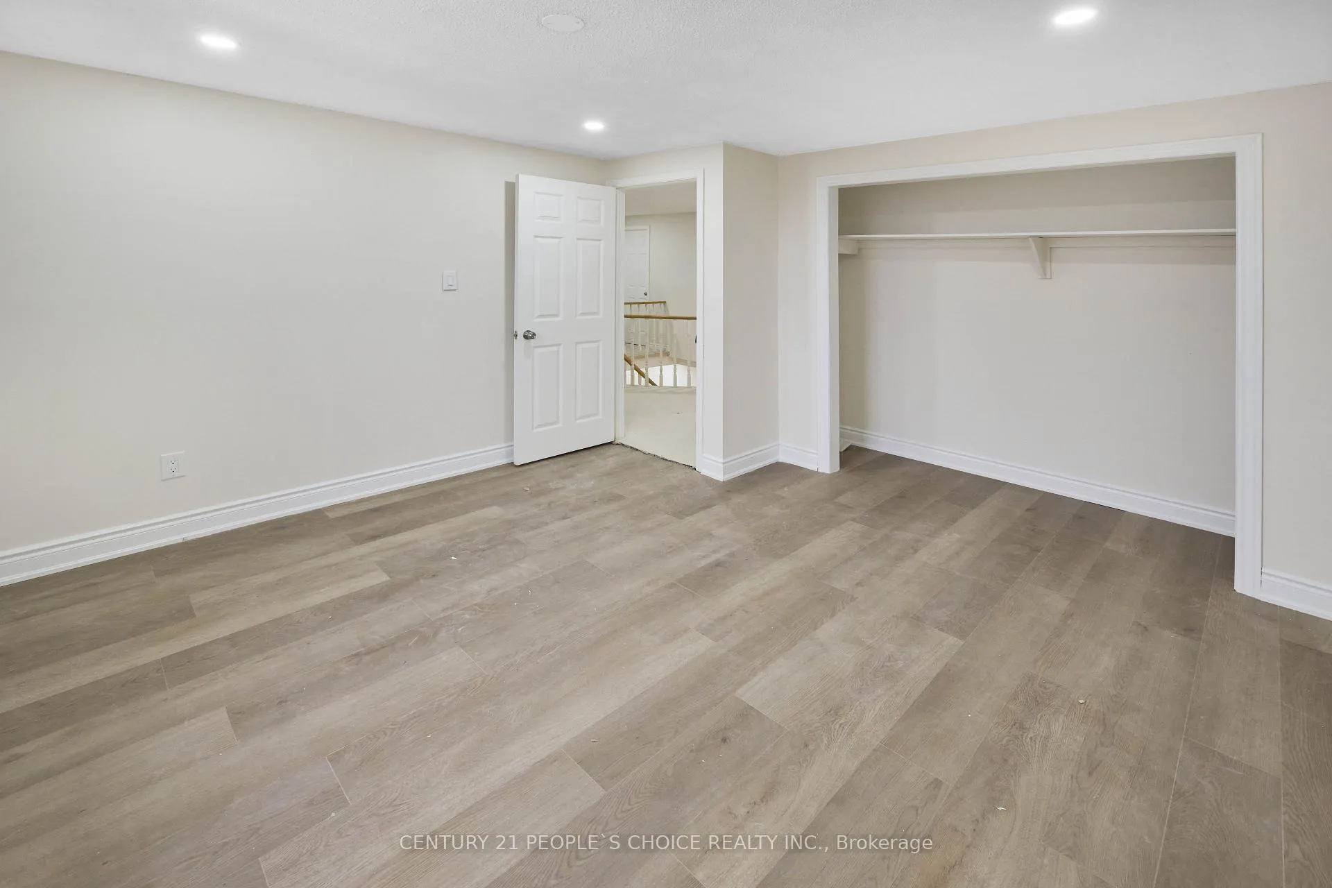 Photo 19 of 102 Hialeah Crescent, Whitby, Blue Grass Meadows — HOMEH